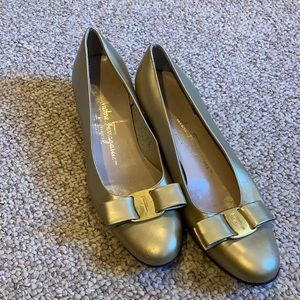 Salvatore Ferragamo gold kitten heel size 7B